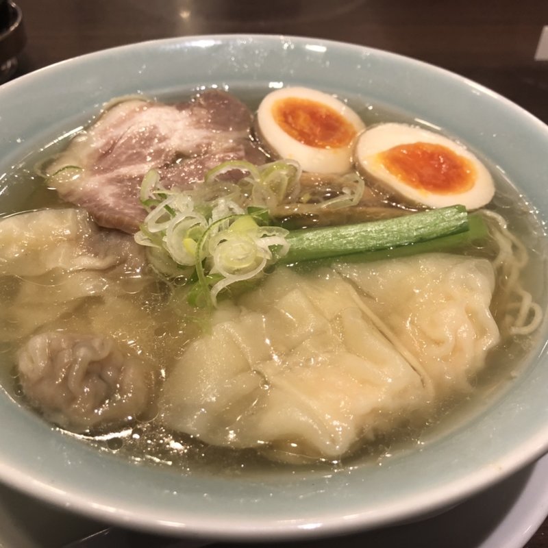 わんたんそば(塩)味玉トッピング(麺屋空海 品川グランパサージュ店)