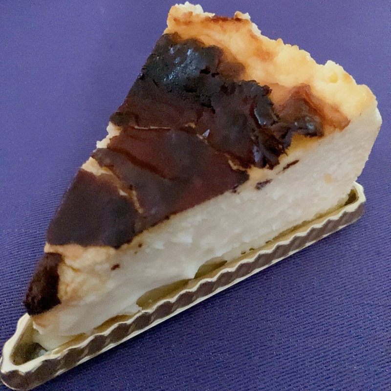 バスクチーズケーキ(パティスリー ラ ネージュ （patisserieLA NEIGE）)