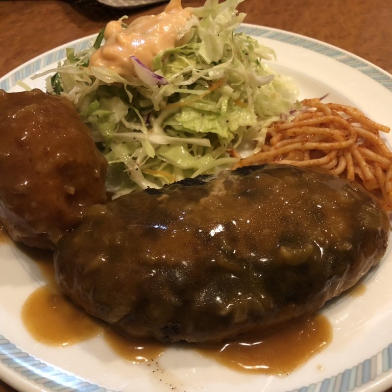 ハンバーグ200g（クリームコロッケトッピング）(洋食 ゲンジ)