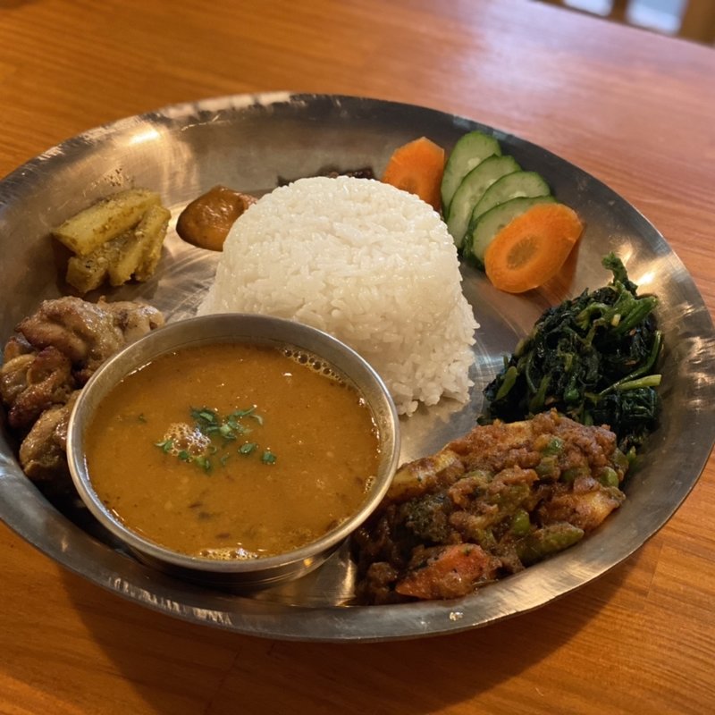 ダルバートセット(インドネパールレストランバスリ関内)