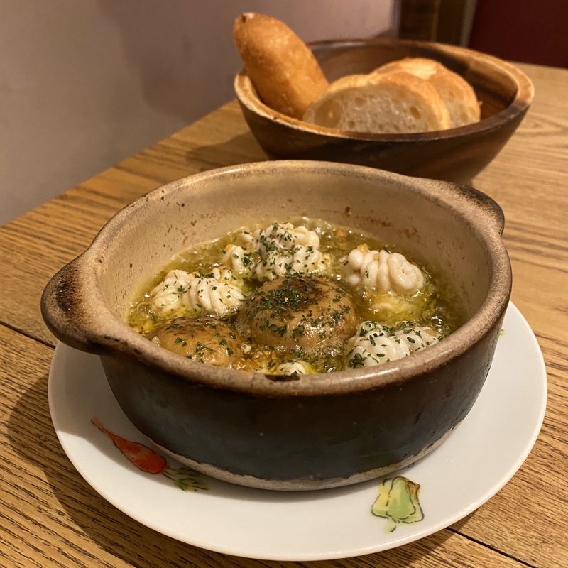 白子とマッシュルームのアヒージョ(アマイカ （HAMAIKA）)