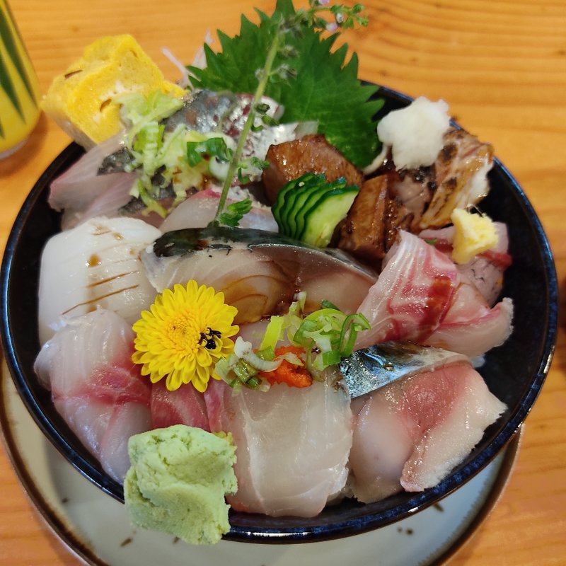 伊勢湾天然鮮魚丼(淳ちゃん寿司)