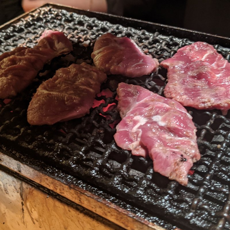 かしら(ホルモン焼　婁熊東京 （ルクマトウキョウ）)