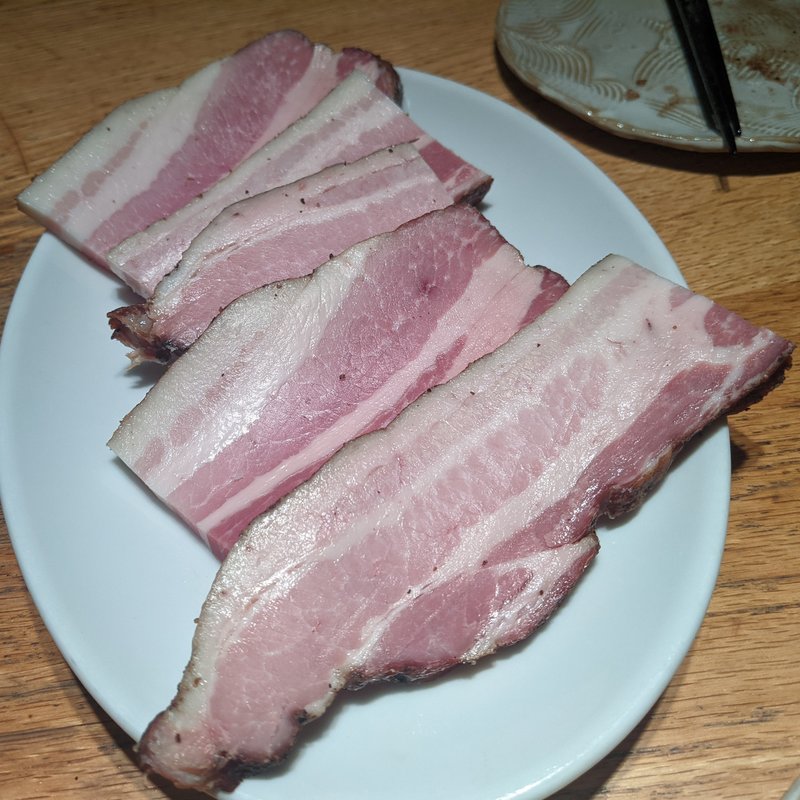 自家製ベーコン(ホルモン焼　婁熊東京 （ルクマトウキョウ）)