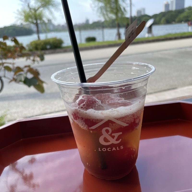 茶と氷菓(しゅわしゅわソーダ)(大濠テラス 八女茶と日本庭園と)