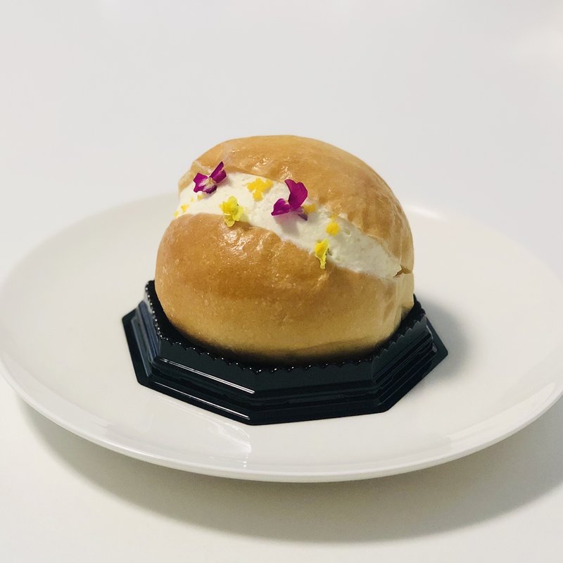 オレンジクリームマリトッツォ(BOUL'ANGE 池袋東武店)