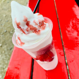 いちごパフェ(農家の茶屋　自然満喫倶楽部 （シゼンマンキツクラブ）)