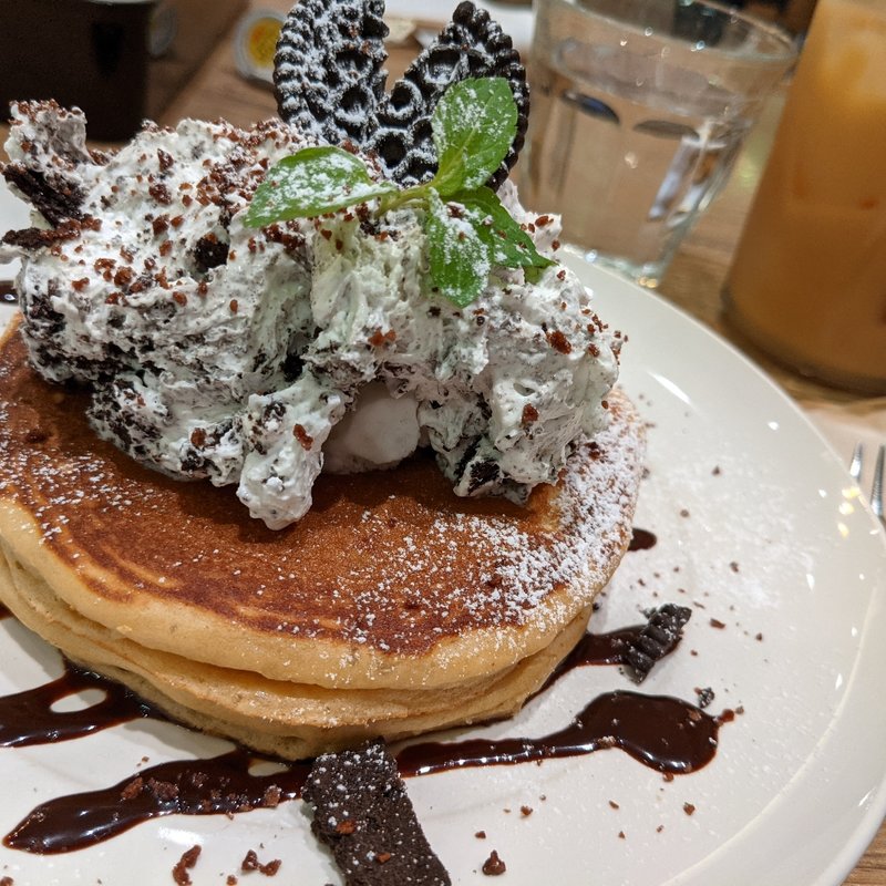 クッキー&クリームパンケーキ(コラソンカフェ)