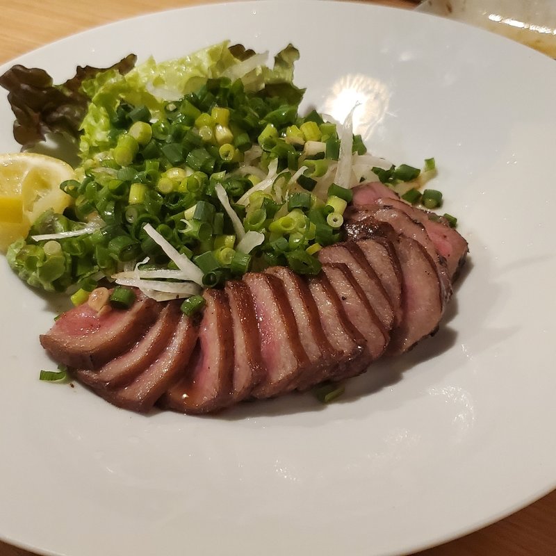 牛タンのタタキ(牛タン 閣)