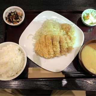  霧降高原豚上ロースかつ(170g)定食(成蔵 （ナリクラ）)