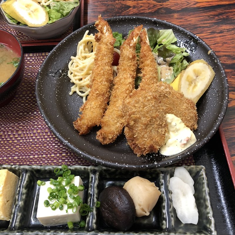 海老フライ定食(市場食堂)