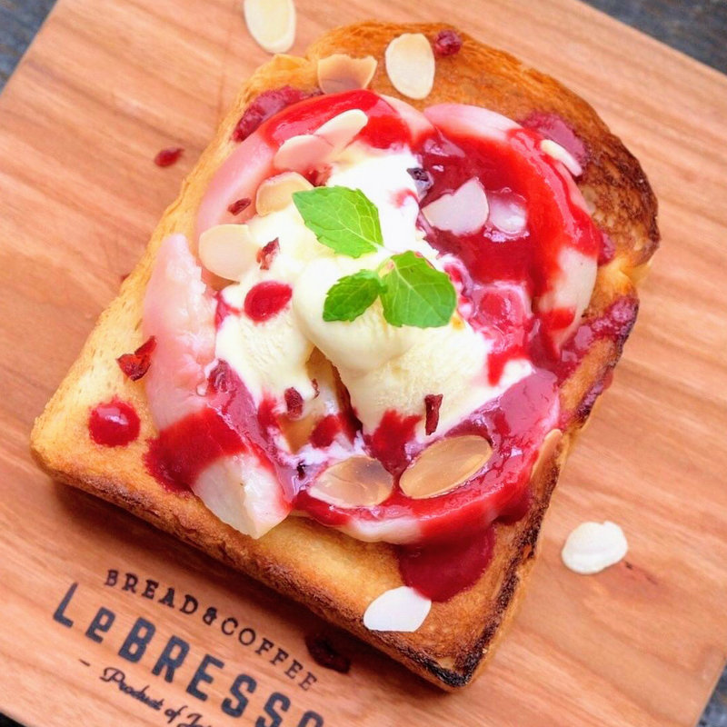ピーチメルバトースト(レブレッソ(Le BRESSO) 目黒武蔵小山店)