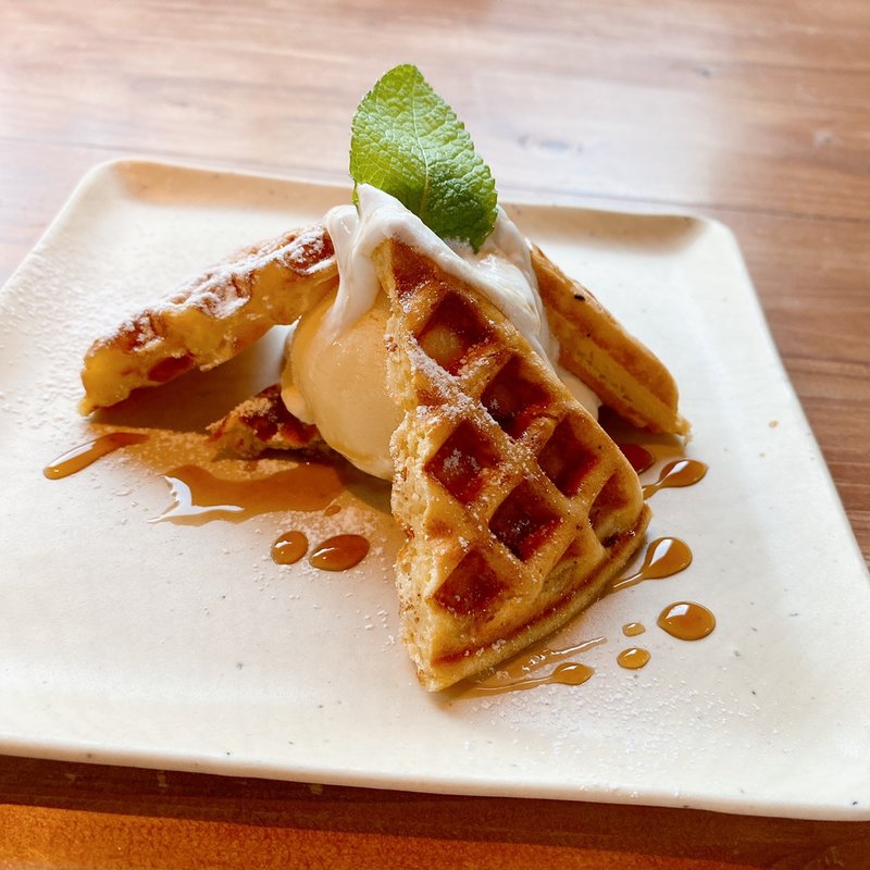 塩キャラメルアイスワッフル(うわのそら)