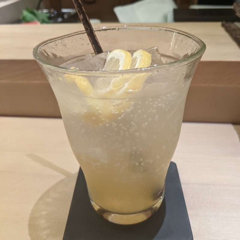 レモンサワー(鮨よしかわ 麻布十番)