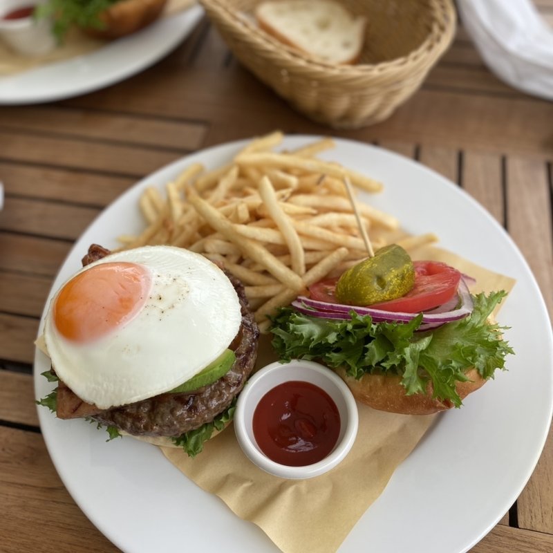 アロハロコモコバーガー(T.Y.HARBOR)