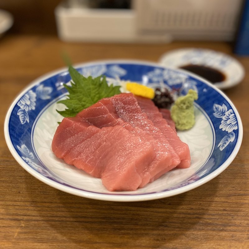 特選本まぐろ 中トロ(天下一和牛煮込み 串焼 おばんざい さんびょうし 名古屋伏見店)