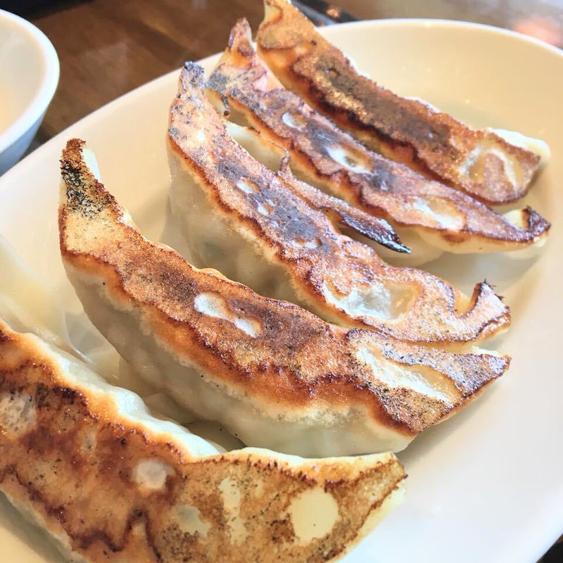 やみつき餃子　６個(万豚記 三軒茶屋店)