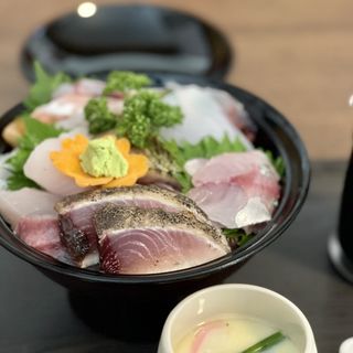 浜田市で食べられる海鮮丼ランキング Sarah サラ