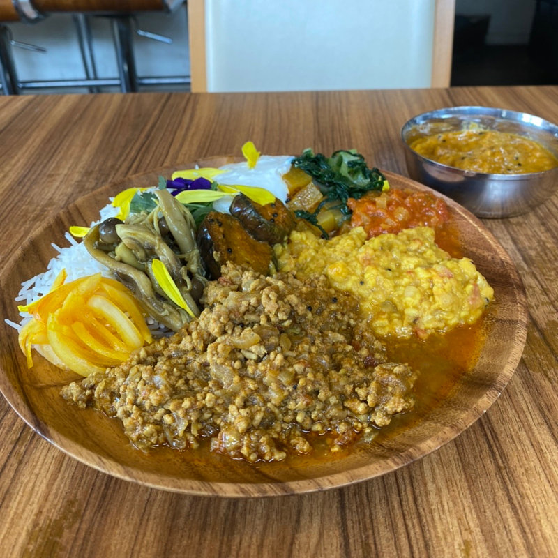 あいがけプレート(MOTO CURRY)