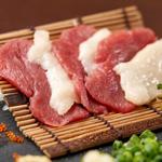 馬刺し赤身とコウネ(ぶれゑめん)