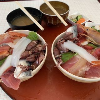 日替わり海鮮丼(横浜魚市場卸共同組合　厚生食堂 )
