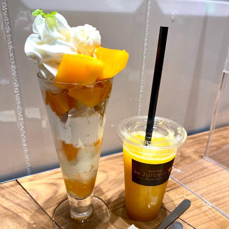 プレミアム宮崎マンゴーパフェ(マルトメ・ザ・ジューサリー パフェテリア 心斎橋パルコ店)