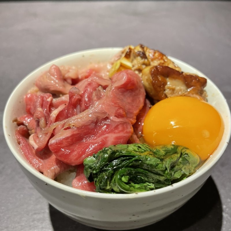 黒毛和牛とフォアグラのすき焼き丼(古町さいとう)