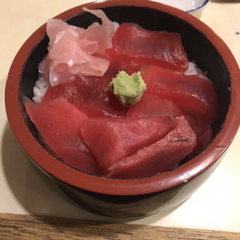 鉄火丼　頭でっかち(おやじ)