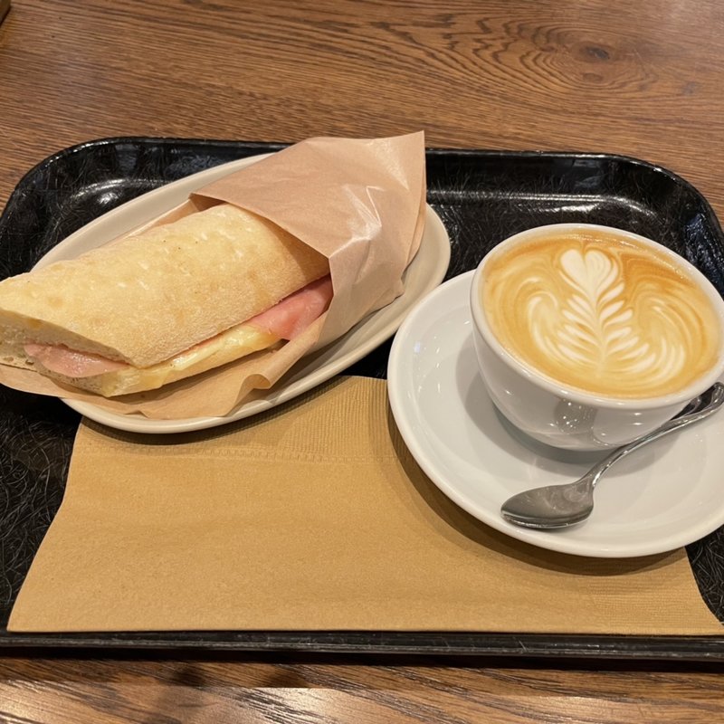 フラットホワイト R(Paul Bassett 新宿)