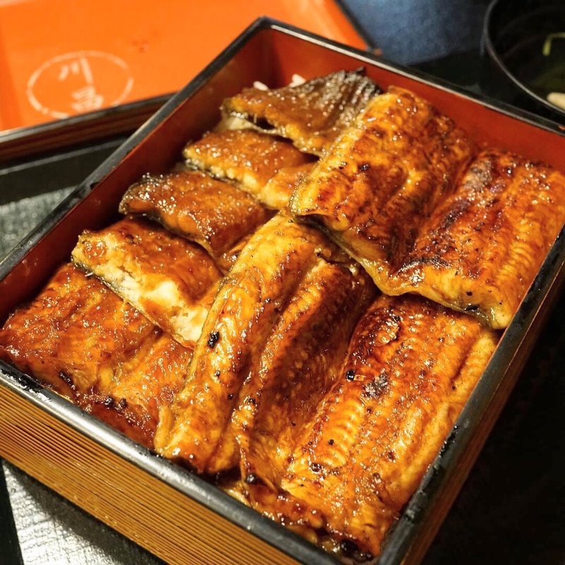 東と西のうな重(川昌 本店 )