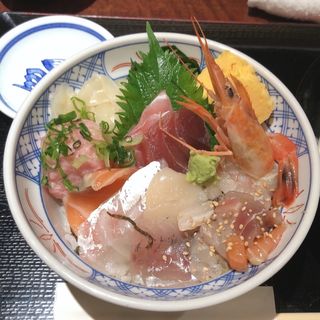 地魚屋の海鮮丼(海鮮問屋 地魚屋 浜松町店)