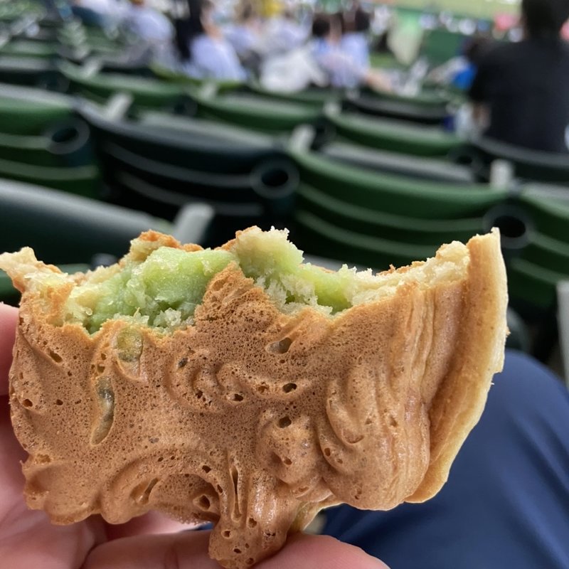 ライオンズ焼き（ずんだあん）(新井園本店 西武ドーム店)