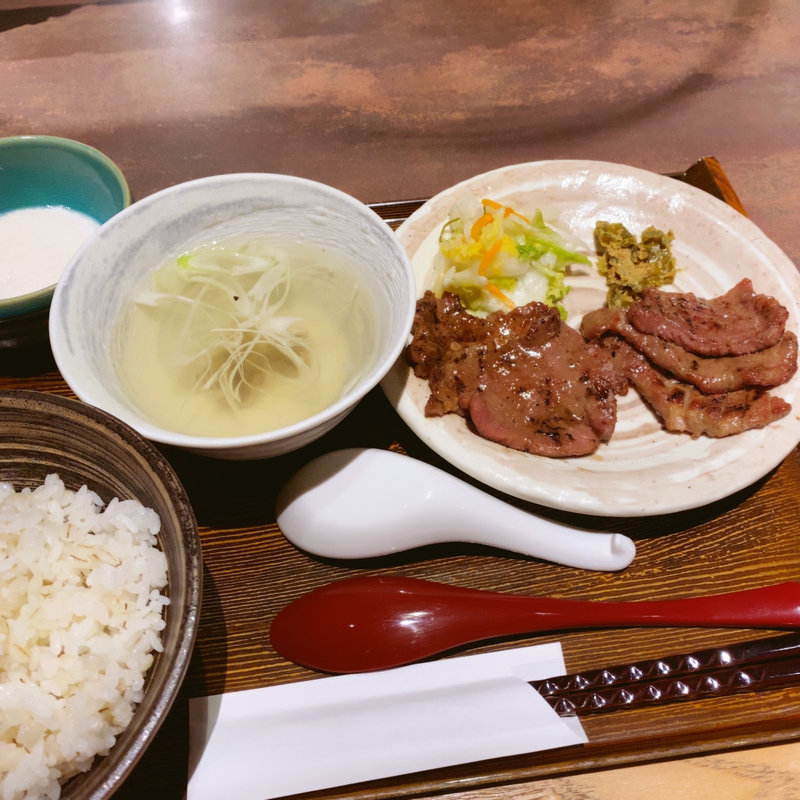 焼き牛タン定食(仙台牛たんとお酒 もりの屋 梅田阪急三番街店)