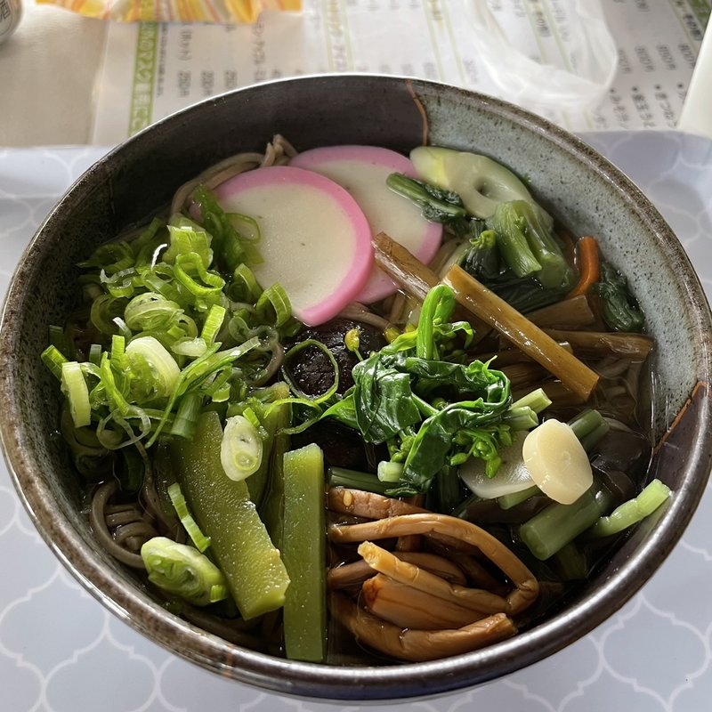 伊吹そば（温）(伊吹山頂 えびす屋 )