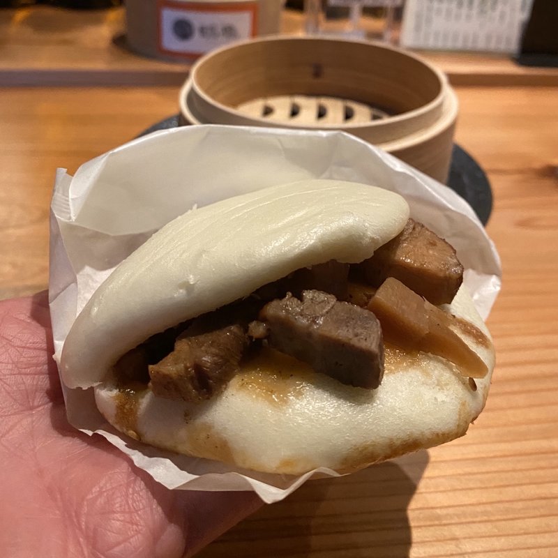 鶴亀の魯肉まん(せいろ蒸しと魚 鶴亀)