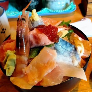 海鮮丼(上)大盛り(Sushi-Izakaya 遊喜や)