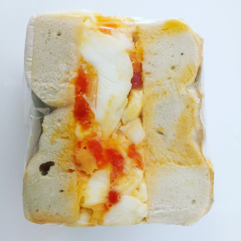 イクラとエッグ(TANUKIAPPETIZING)