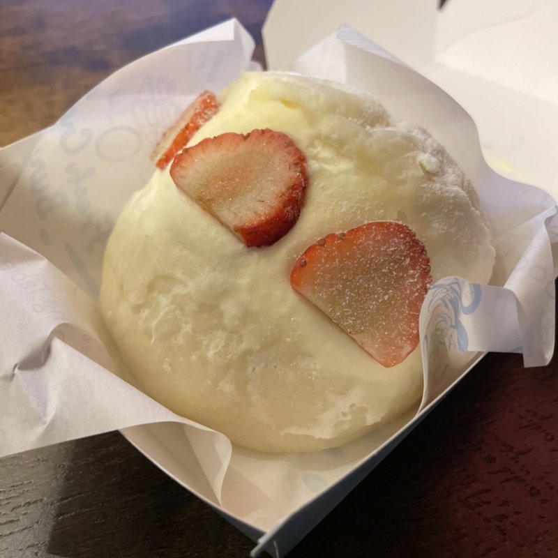 生クリームバーガー・イチゴ(グッドモーニングテーブル横浜高島屋店)