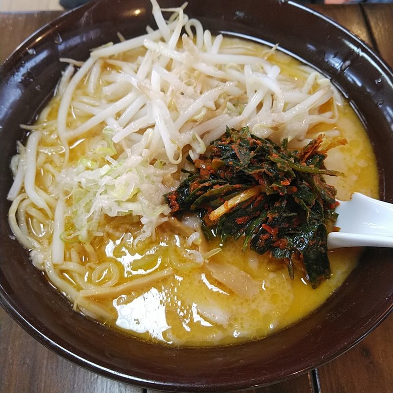 ニラ南蛮味噌らーめん(ラーメン食堂 ホームラン)