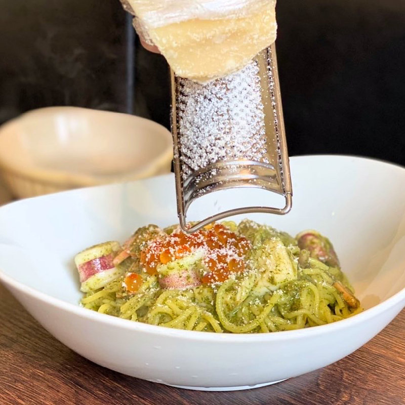 新鮮魚介のジェノベーゼ、ぷりぷりイクラのせ（セット価格）(カズハナ （KAZUHANA）)