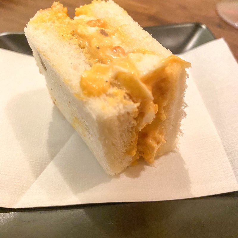 宮崎地鶏の濃厚玉子とトリュフのサンドイッチ(ル･マロニエ)