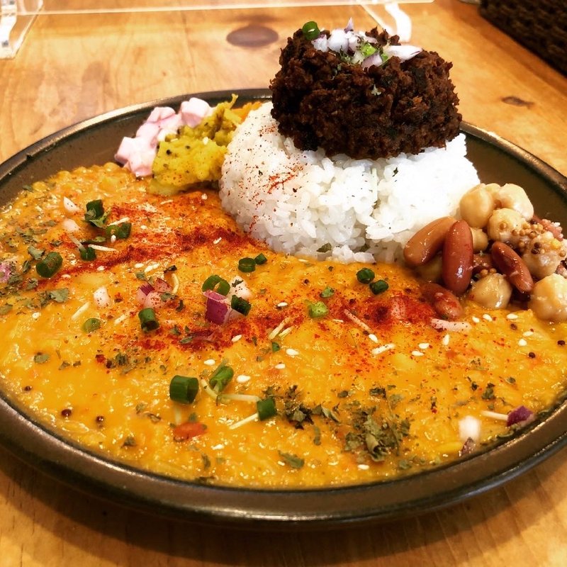 あいがけ【ハーフ＆ハーフ】(カレー＆スパイス ハナコ)