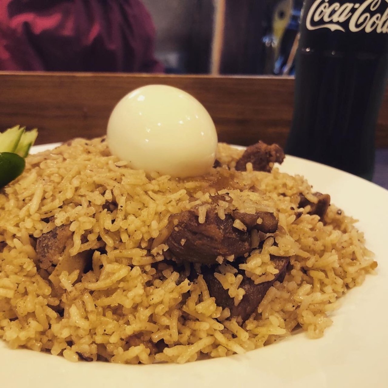 バングラディシュ Old Dhaka Style マトンビリヤニとコカ・コーラset
