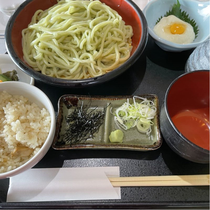 大麦若葉とろろうどん(神楽坂カントリークラブ)