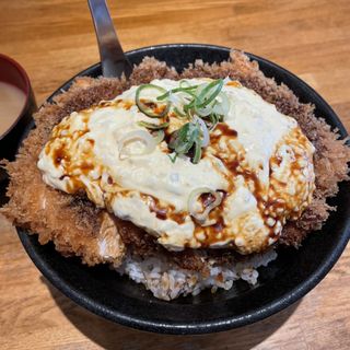てりタルチキンカツ丼 M(パセリ )