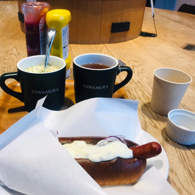 ホットドッグ(ベーカリー&カフェ 沢村 広尾プラザ)