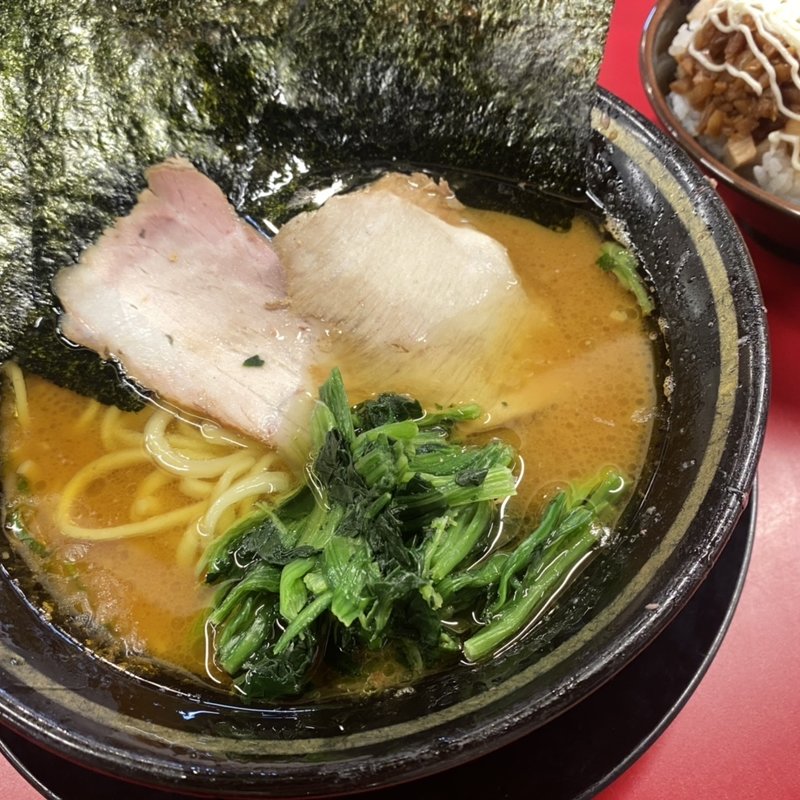 ラーメン＋豚トロチャーシュー1枚(柏王道家)