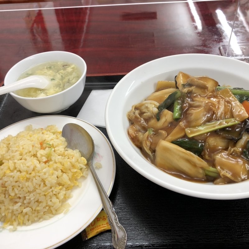 あんかけ焼きそば半炒飯(中国料理東順永 （チュウゴクリョウリトウジュンエイ）)