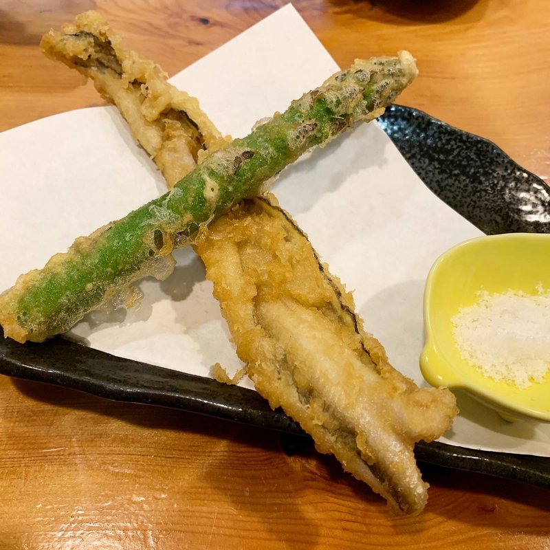 アナゴの一本揚げ(鮨新)