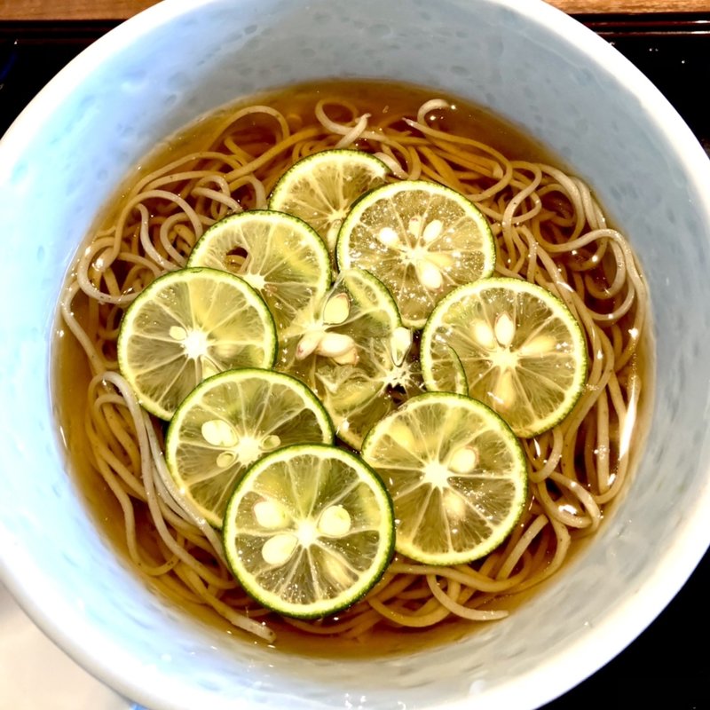 すだちそば(手打ちそば竹之内渋谷フクラス)